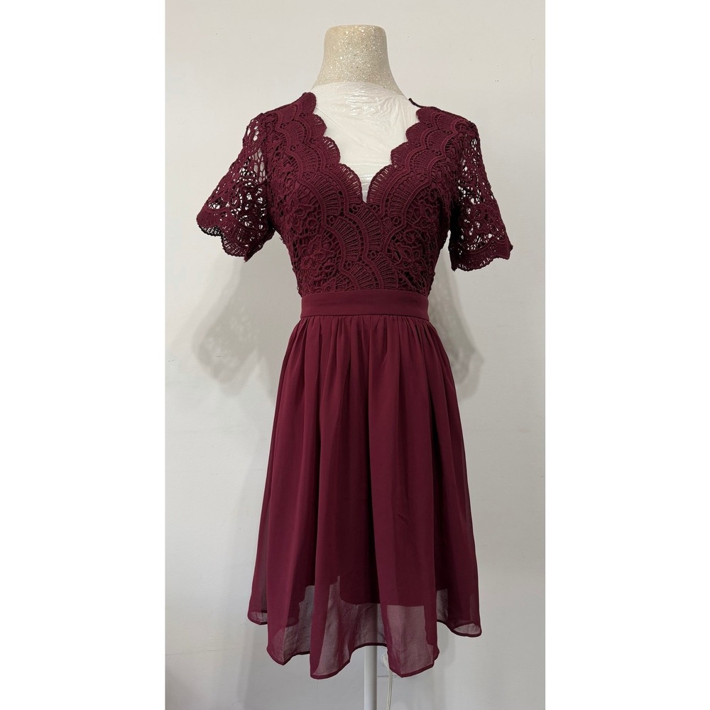 Lulus Womens V neck Lace Crochet Midi Dress sz S Holiday Festive Whimsigoth Chic